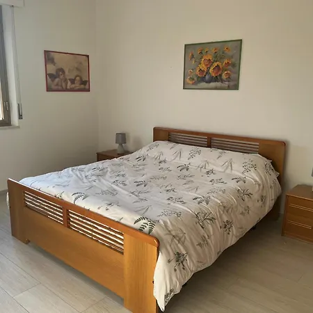 Casa Monni Vista Mare 公寓 圣玛丽亚纳瓦雷