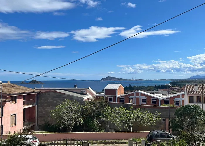 Casa Monni Vista Mare * 圣玛丽亚纳瓦雷